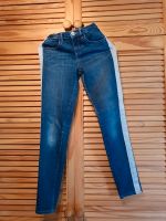 Levis Jeans mit Glitzerstreifen Gr 152 Freiburg im Breisgau - Kirchzarten Vorschau