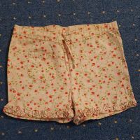 H&M Shorts Hotpants mit Taschen Erdbeeren Blumen Größe 116 Bremen - Vegesack Vorschau