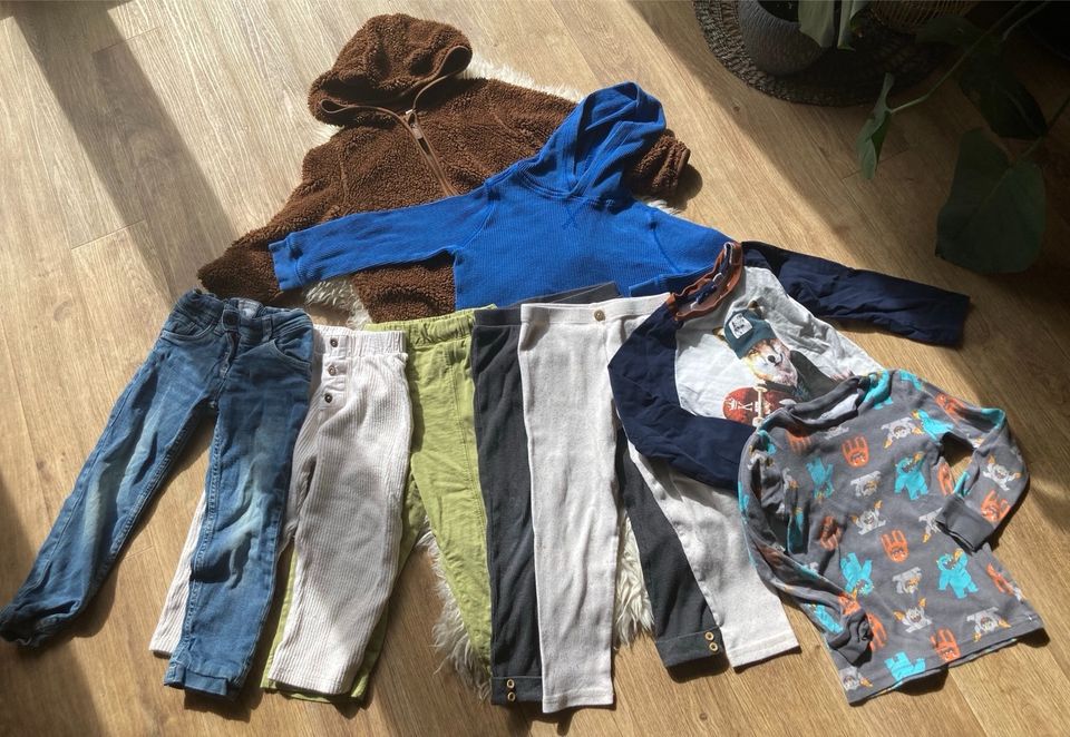 Kleiderpaket Frühling 104 H&M Zara in Steinhöring