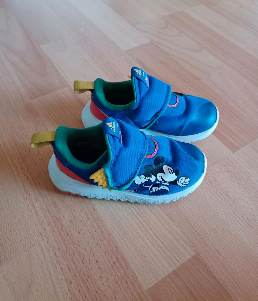 Adidas Disney Mickey Mouse Schuhe in Titisee-Neustadt