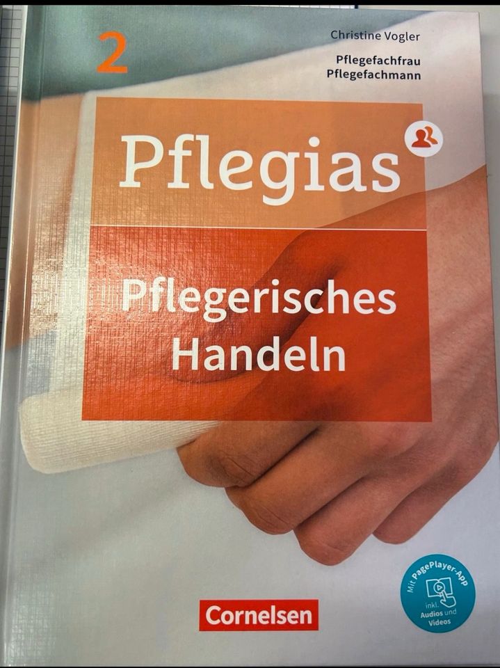 Cornelsen Pflegebücher Band 1 &2 in Königslutter am Elm
