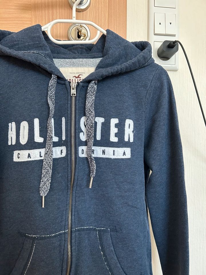 W. NEU* Pullover Jacke Kapuze Damen blau (Gr. XS) Hollister in  Nordrhein-Westfalen - Geseke | eBay Kleinanzeigen ist jetzt Kleinanzeigen