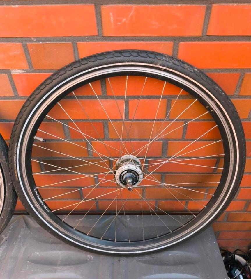28 Zoll ,,, Nabendynamo,, Vorderrad und Hinterrad 3 Gang .Tip Top in Hamburg