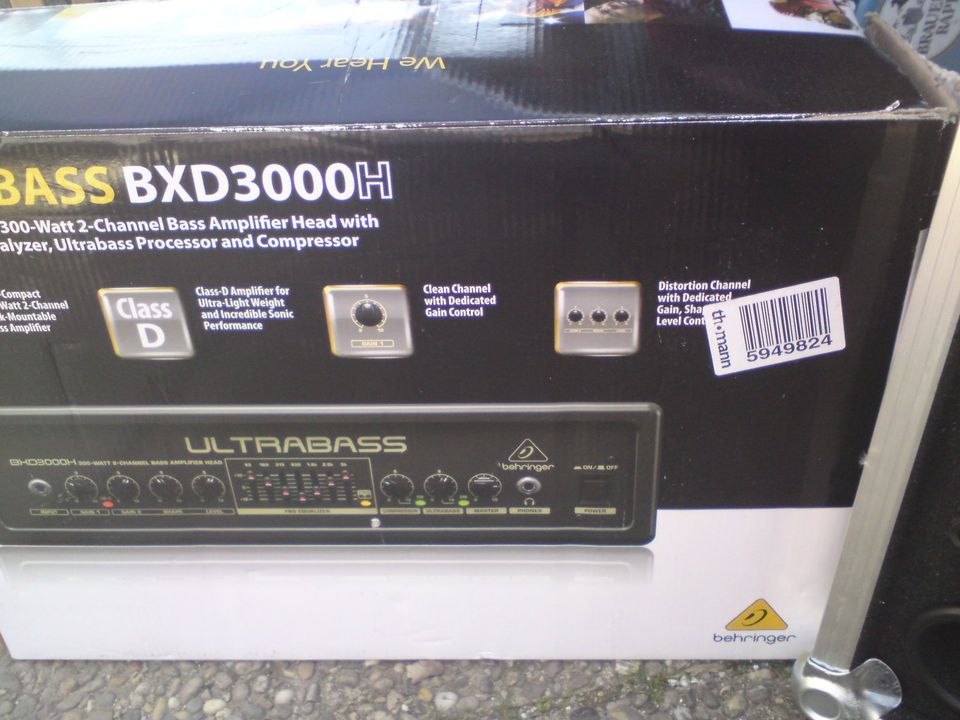 Behringer Ultrabass BXD 3000 H Topteil mit Bassbox in Hockenheim