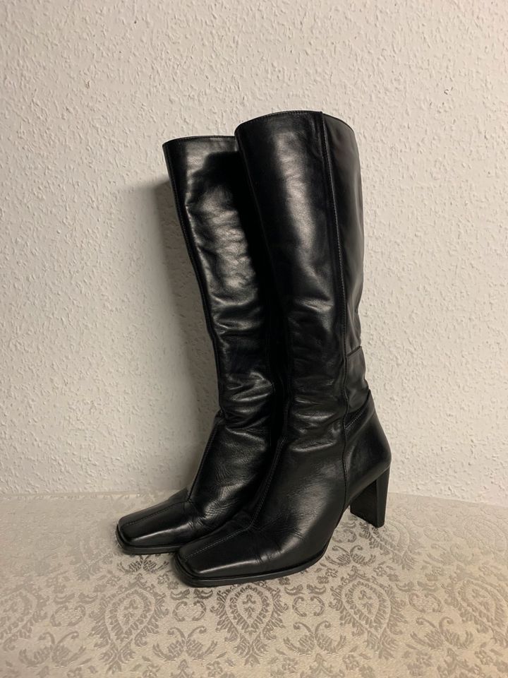 Lederstiefel von FANTASY SHOES/Größe 38/Stiefel/Stiefeletten in Berlin