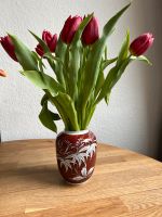 Braune Vintage Vase mit Blumenmotiv. Berlin - Steglitz Vorschau