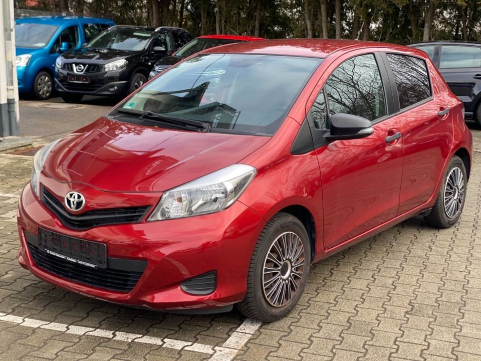 Toyota Yaris Cool 1 Hand Klima Orginal 12562 km in Achstetten