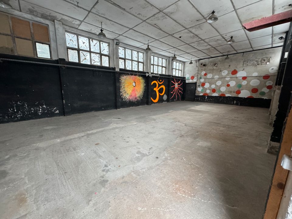 113 m² Garage Boot Wohnwagen Lagerhalle mieten Lager Halle Stellplatz Werkstatt in Fürstenberg/Havel