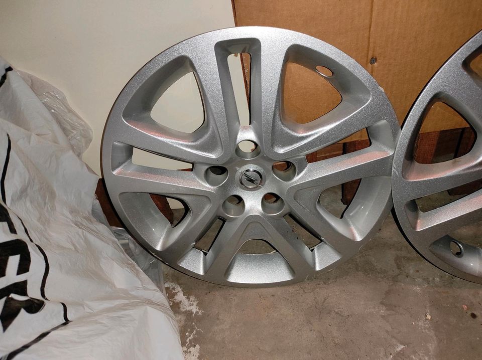 4x Otiginal-Radkappen Opel Astra 16" Zoll in Krefeld