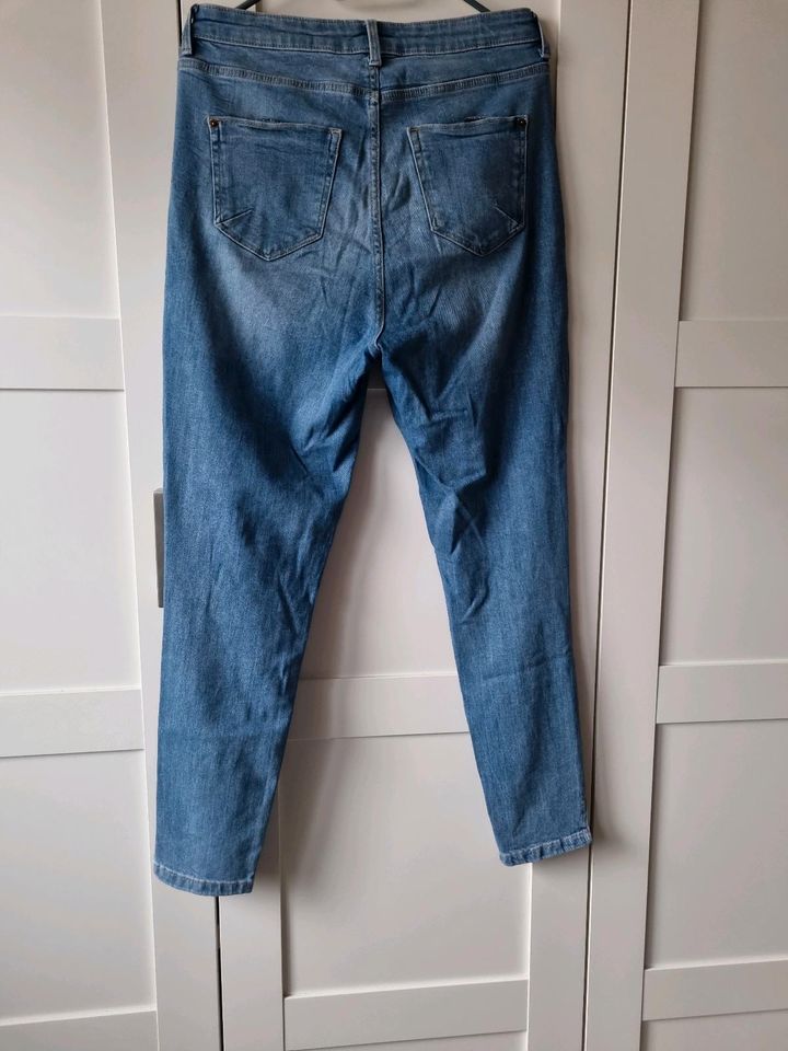 Skinny Jeans von C&A  Gr.40 in Püttlingen