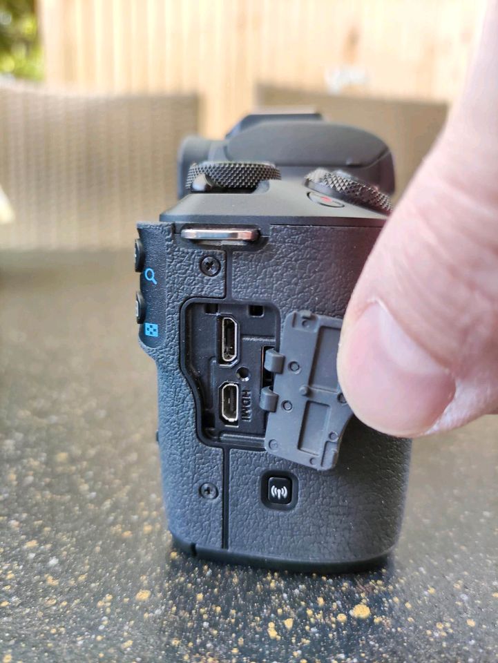 Canon EOS M50 top Zustand mit Zubehör in Althegnenberg