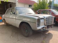 SCHLACHTFEST Mercedes W114 W115 /8 200D OM615 Astralsilber Baden-Württemberg - Holzgerlingen Vorschau