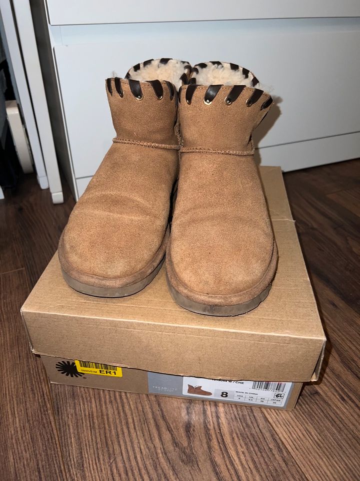 UGG Boots Aidah Mini gr 39 ORIGINAL in Hamburg