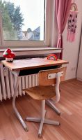 Wunderschöner Vintage Kinder Schreibtisch mit Stuhl Schultisch Köln - Bayenthal Vorschau