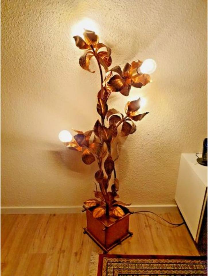 Florale Stehlampe Blumendesign, Metall, goldfarben (vergoldet?) in Iserlohn
