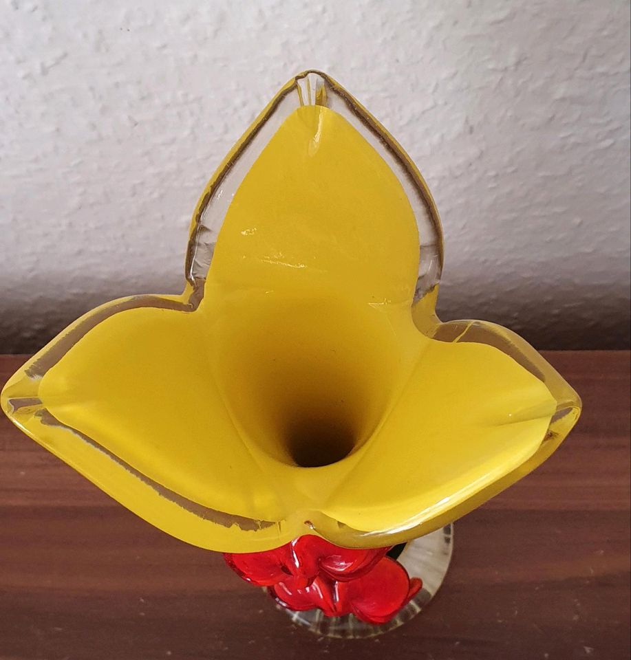 Blumenvase Glas handgearbeitet aus Tschechien. in Essen