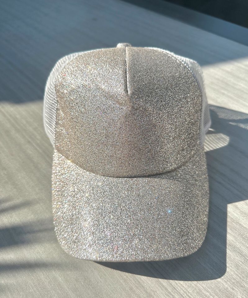 Glitzer Glitter Cap Mütze silber rosegold verstellbar Primark in Oedheim