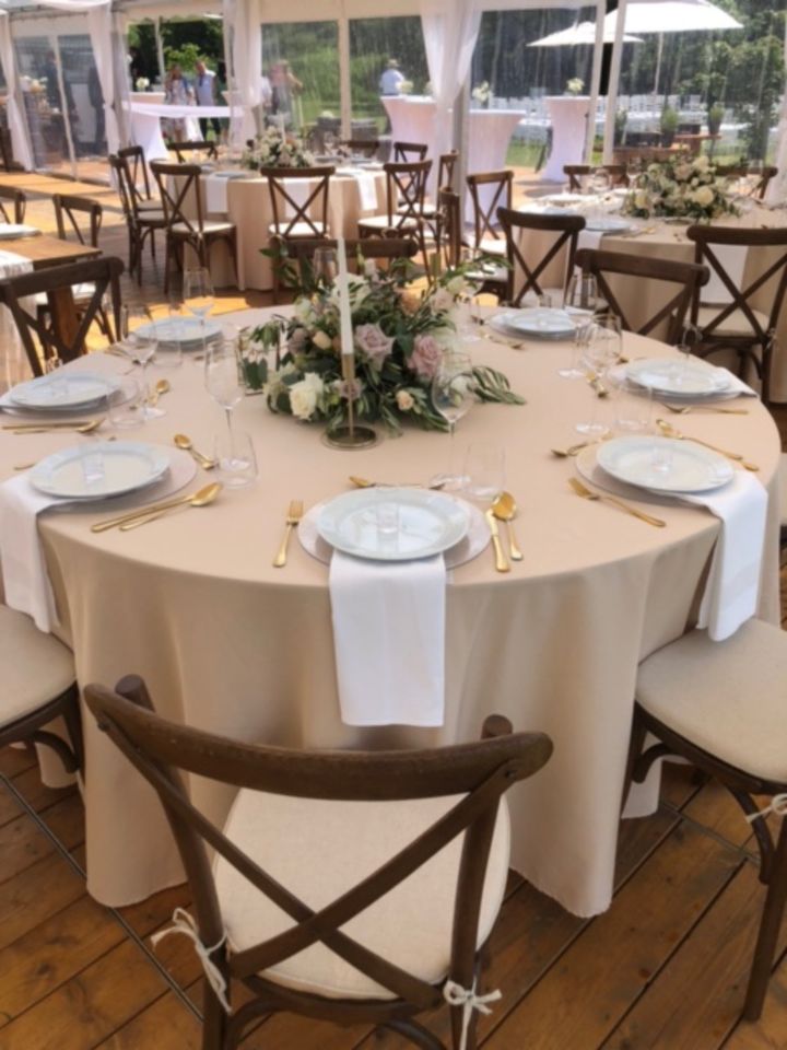 Crossback Stuhl für Trauungen, Hochzeiten & Events zum mieten in Salem