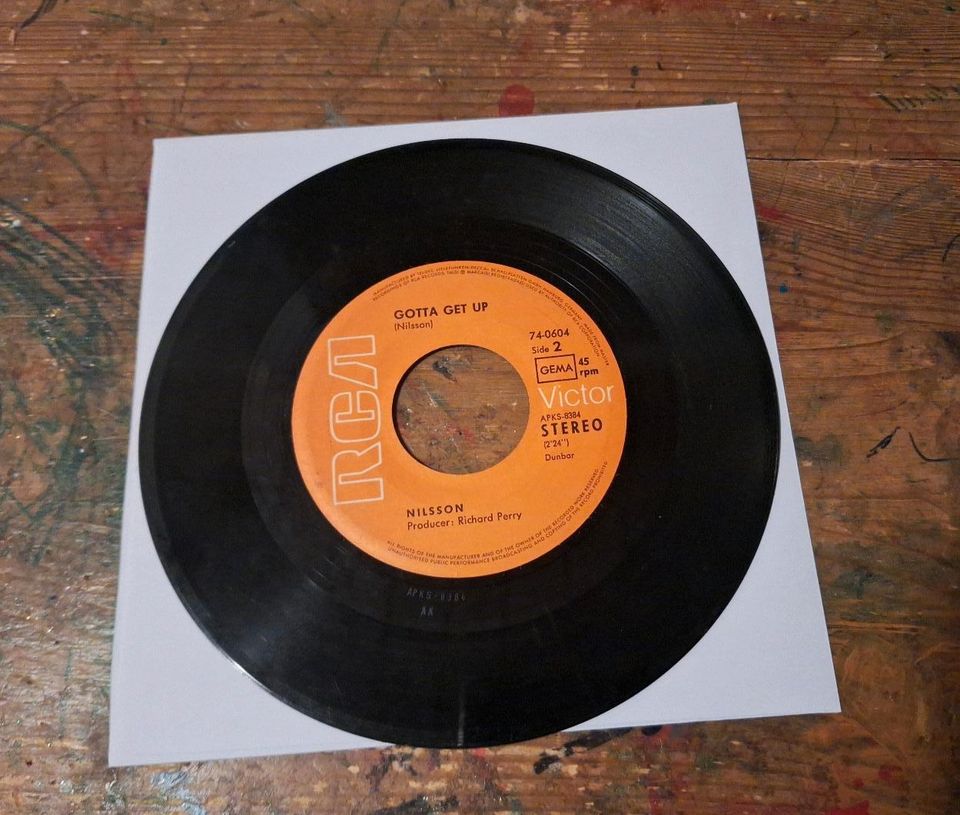 Vinyl Single: Harry Nilsson: Without You / Gotta Get Up in Biebergemünd