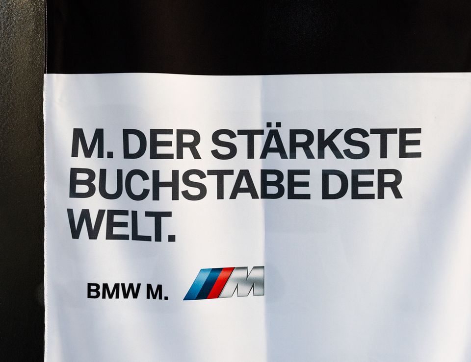 BMW ///M Leinwand M. DER STÄRKSTE BUCHSTABE DER WELT. M2 M3 M4 M5 in Düsseldorf
