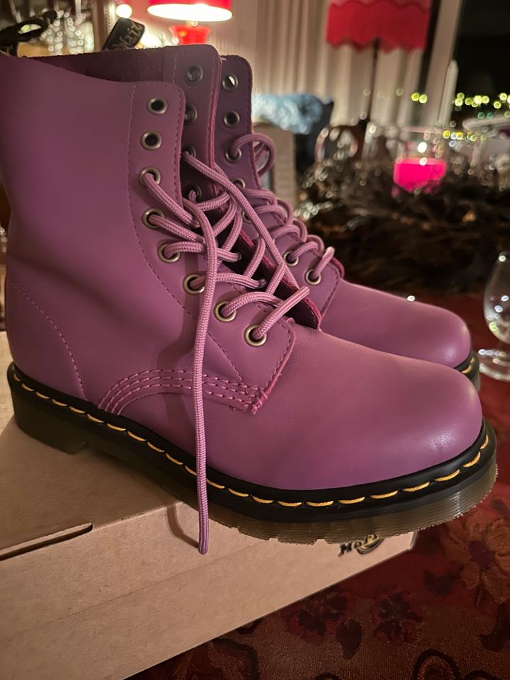 Dr. Martens Pascal Blackcurrent Cartagena in Essen