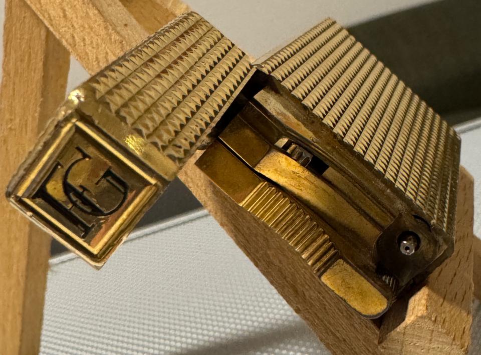 S. T. Dupont Feuerzeug Linie 1 Carré - groß - Gold 20 µ Vergold. in Köln