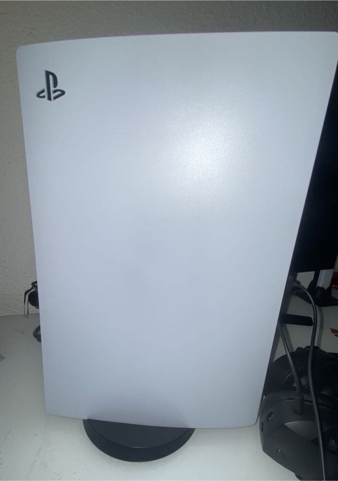 PS 5 mit m2 ssd und Controller,Samsung Monitor in Bisingen