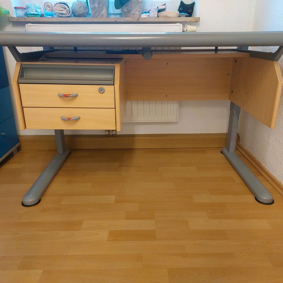 Schreibtisch für Kinder in Geislingen