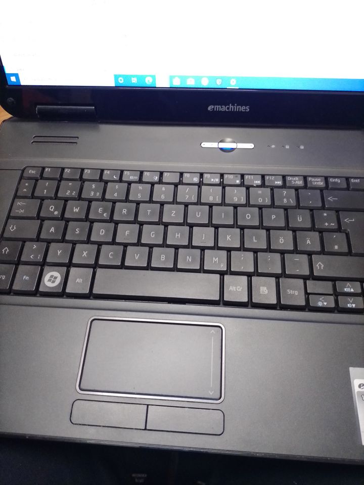 !7 Zoll Notebook Acer eMachines Duocore 2 SSD Festplatte Win 10 in Oberhausen