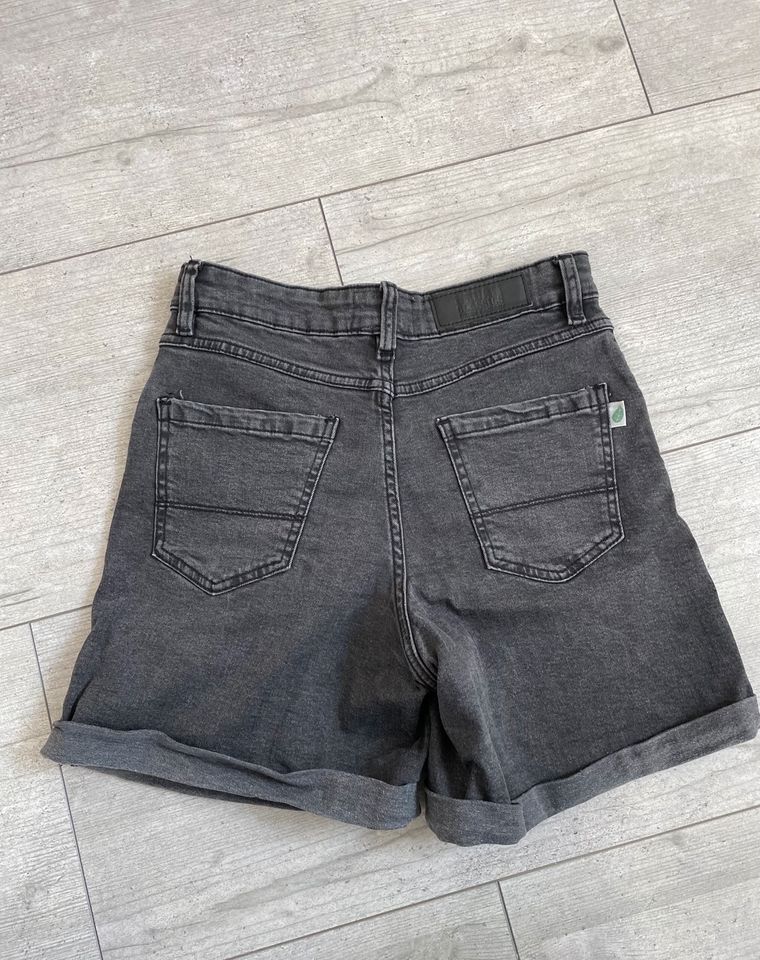 Jeansshorts, Shorts, Größe M, schwarz in Lünen