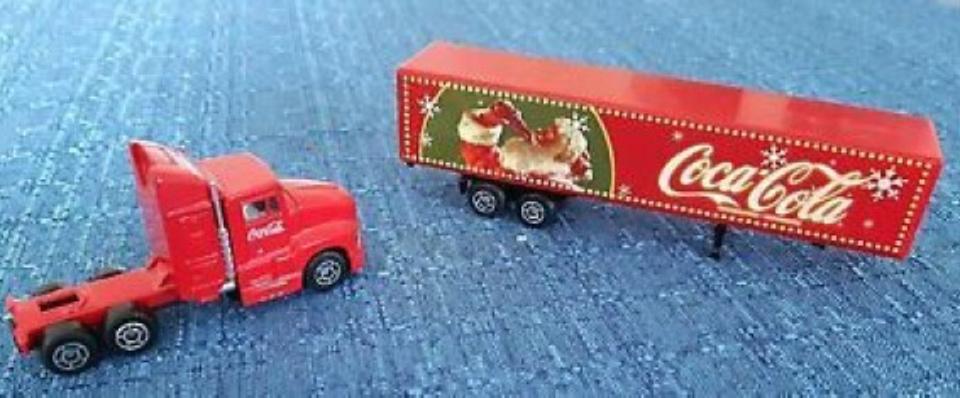 Alter "COCA COLA WEIHNACHTS-TRUCK" - Weihnachtstruck, Coca-Cola in Salach
