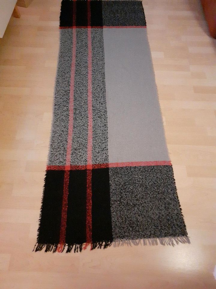 Wie neu Natura Schal Winterschal grau schwarz rot 195x65 cm in Kassel