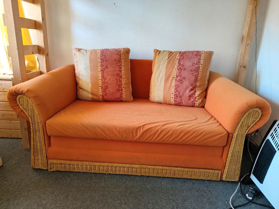 Sofa mit Schlaffunktion zu verschenken in Leipzig