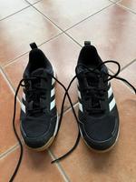 Adidas Hallenschuhe Größe 42,5 Niedersachsen - Osnabrück Vorschau