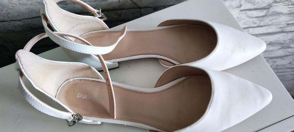 Hochzeitsschuhe Weiße Schuhe Größe 40 in Hünxe