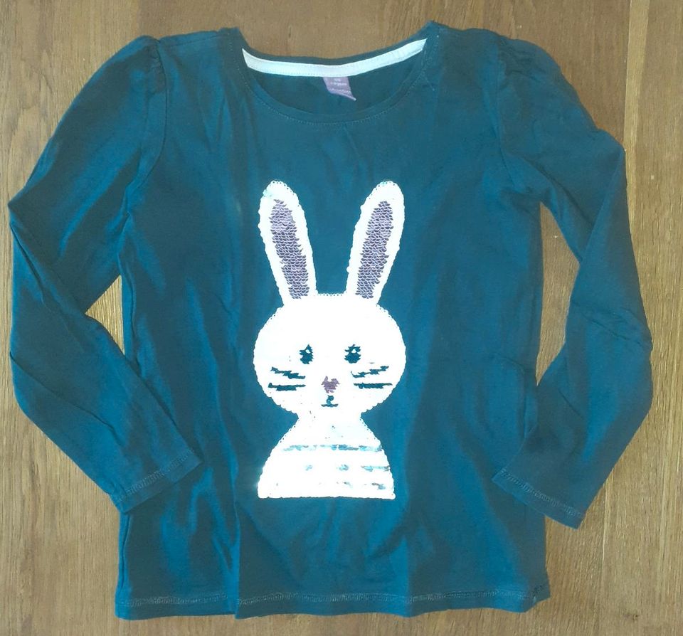 Sweatshirt Langarmshirt mit Pailletten Hase Gr. 122/128 in Obergröningen