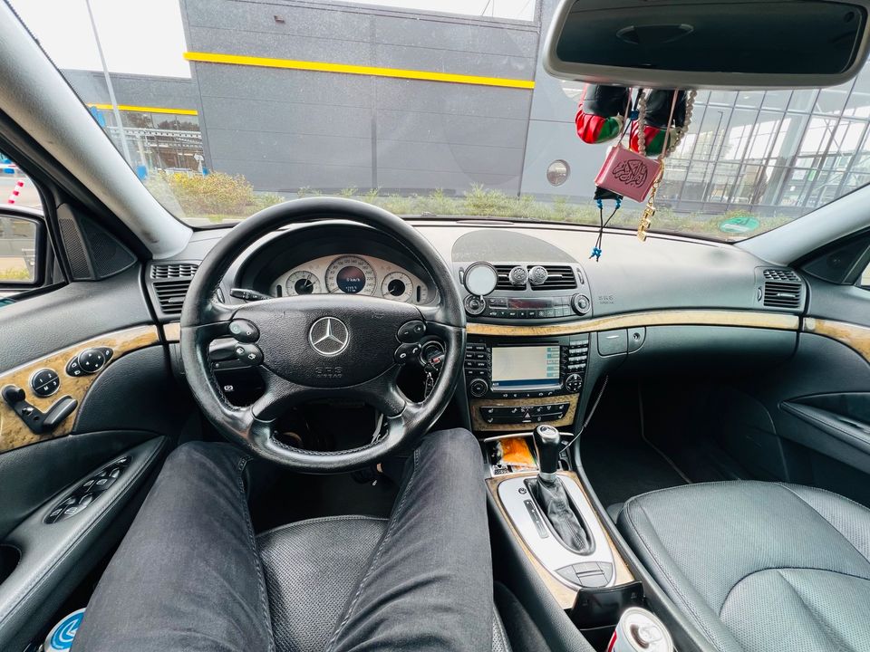 Mercedes benz E320 CDI 4MATIK in Duisburg
