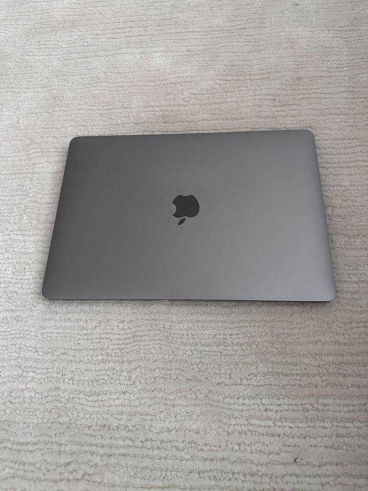 Macbook Air 2018 13,3 zoll in Hannover
