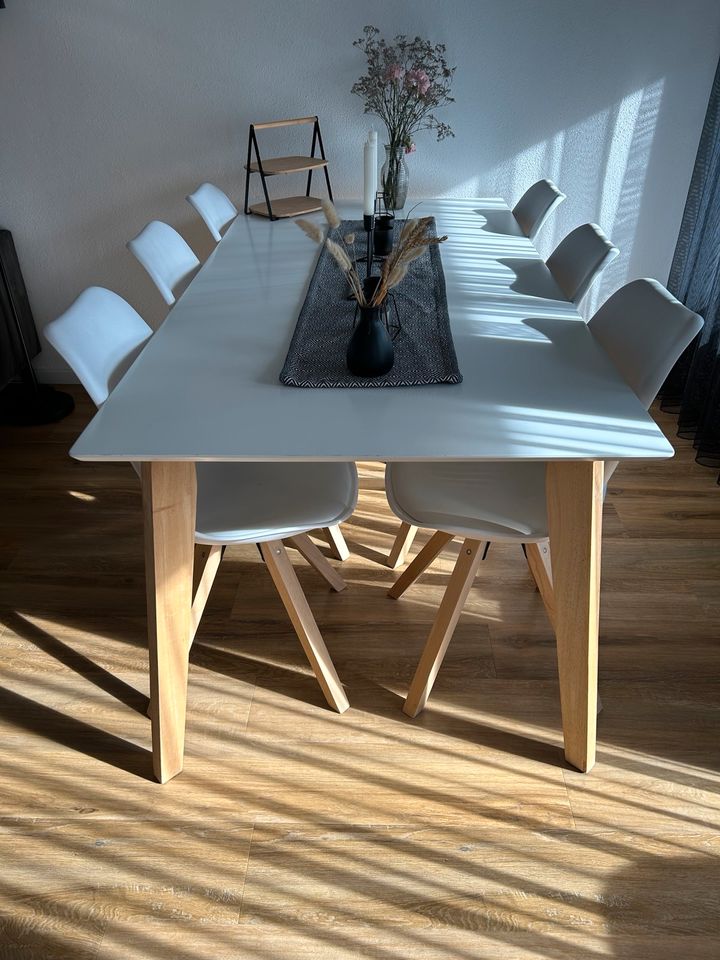 Esstisch mit Stühlen in Augsburg