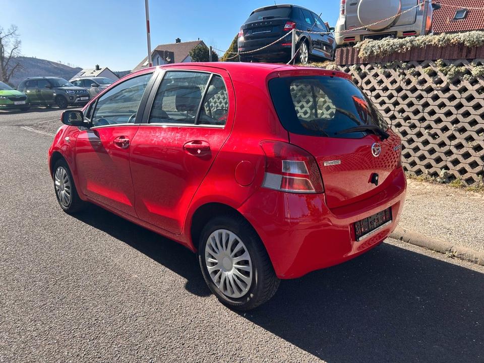 Daihatsu Charade 1,33 Dual-VVT-i ATM 36 Tkm +Winterräder in Ilmenau