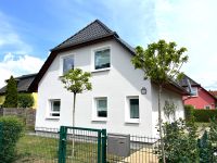 Attraktives Einfamilienhaus mit überdachter Terrasse, Garten, Wärmepumpe A+ Berlin - Köpenick Vorschau