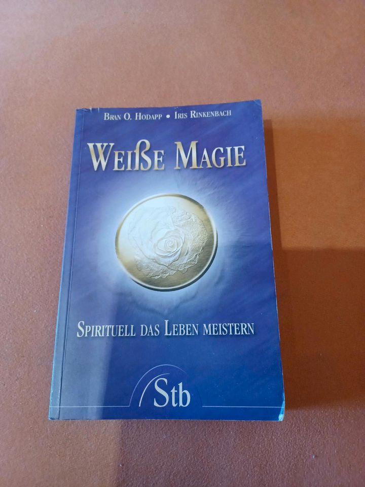 Weiße Magie Buch in Nürnberg (Mittelfr)