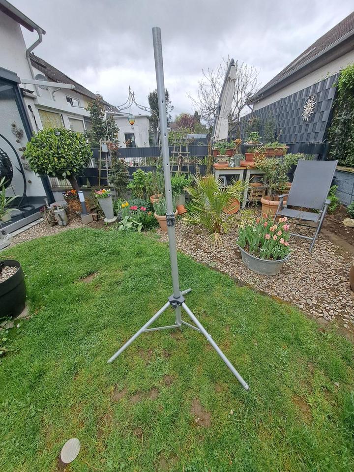 Sat Schüssel 65 cm mit Klapparm und Stativ für Camping/Mobil in Neuwied