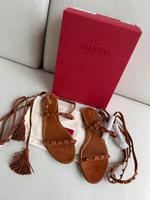 Valentino Rockstud Sandalen neu | Originalverpackt | NP 750 € Kr. München - Gräfelfing Vorschau