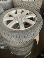 4x VW Alufelgen mit Winterbereifung (ca 7mm)  205 / 50 R 17 Berlin - Friedrichsfelde Vorschau