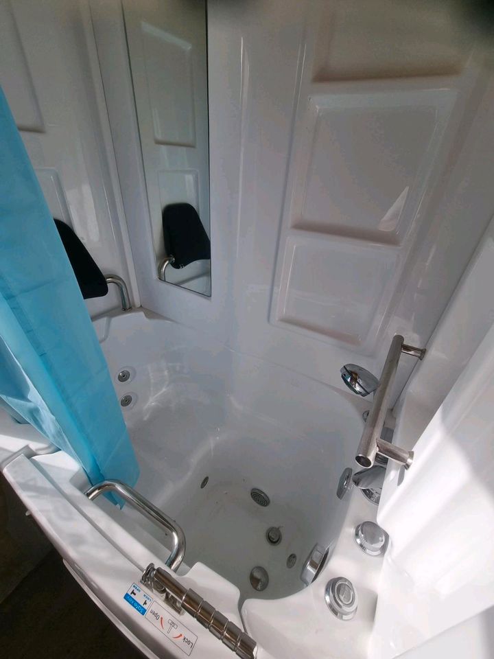 Seniorenbadewanne / Dusche mit Wirlpool in Düren
