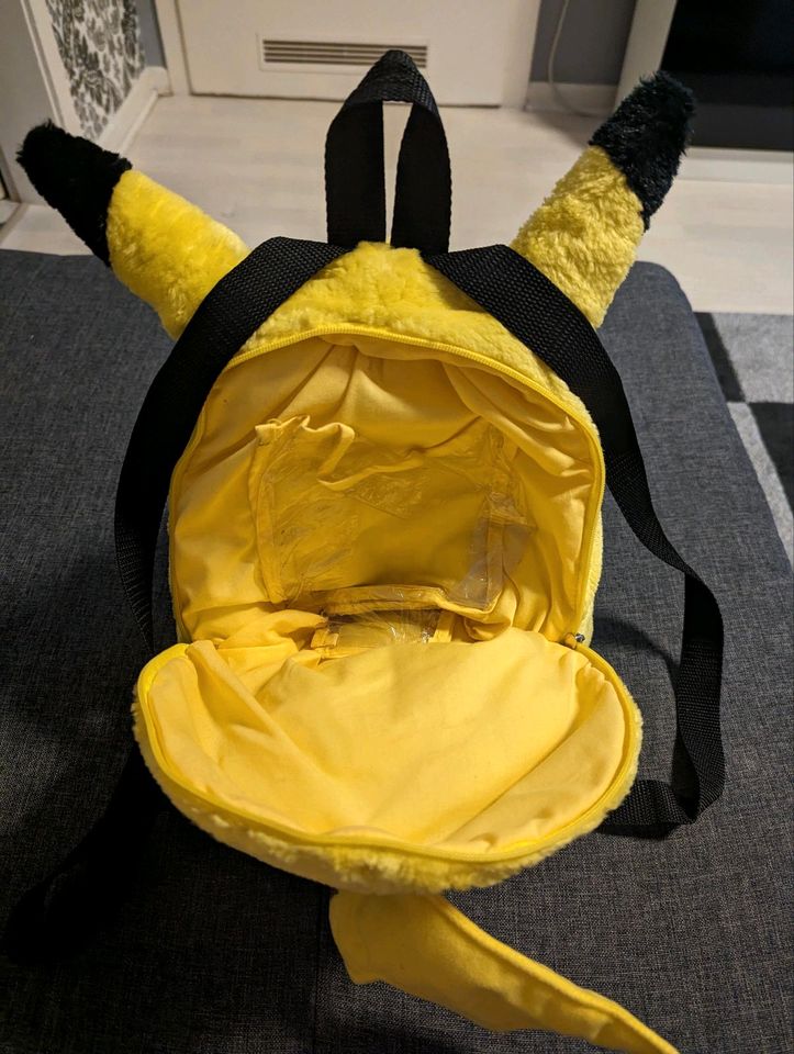 Süßer Pikachu Rucksack in Bielefeld