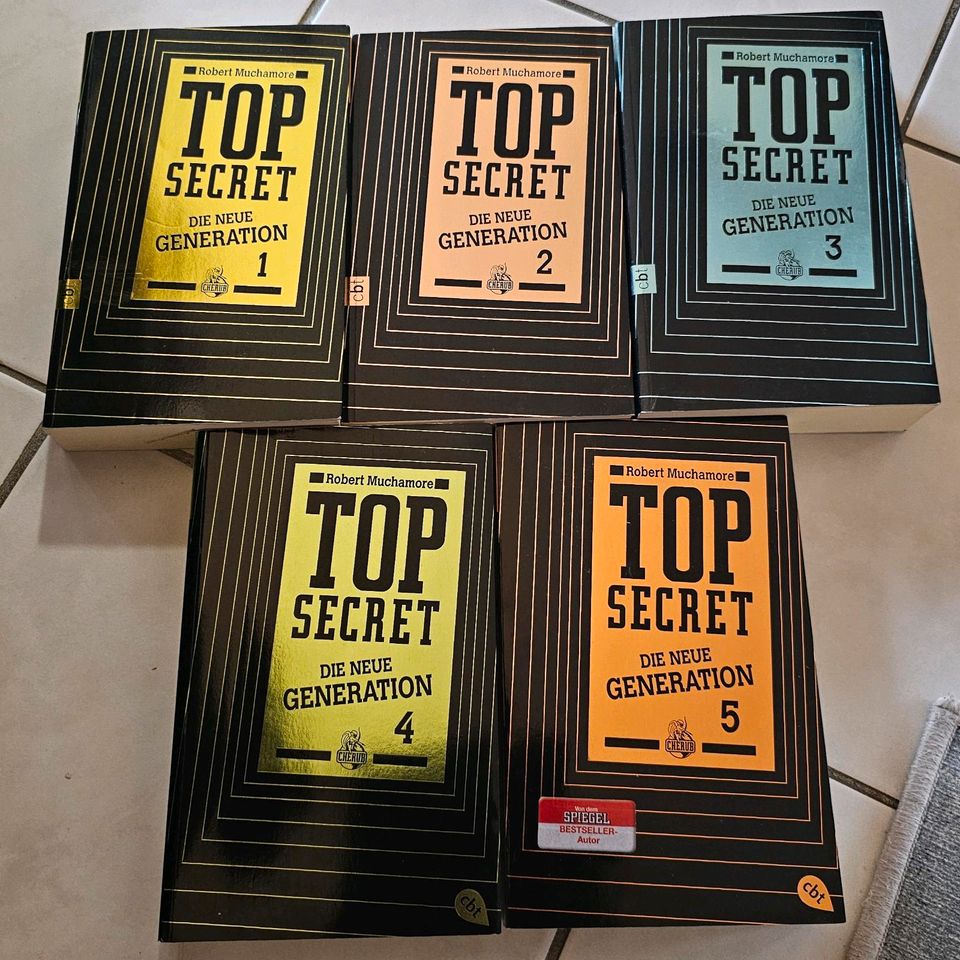 Buchreihe TOP SECRET DIE NEUE GENERATION 5 Teile in Bietigheim-Bissingen
