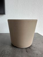 Kleiner grau-brauner Pflanztopf Übertopf von Ikea Berlin - Wilmersdorf Vorschau