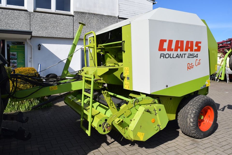 Claas Rollant 254 RC *Rundballenpresse* in Oyten